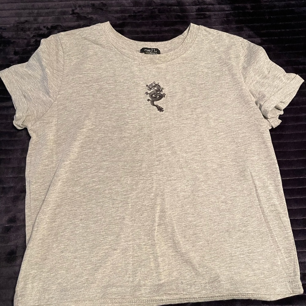 Rue 21 small gray cropped t-shirt